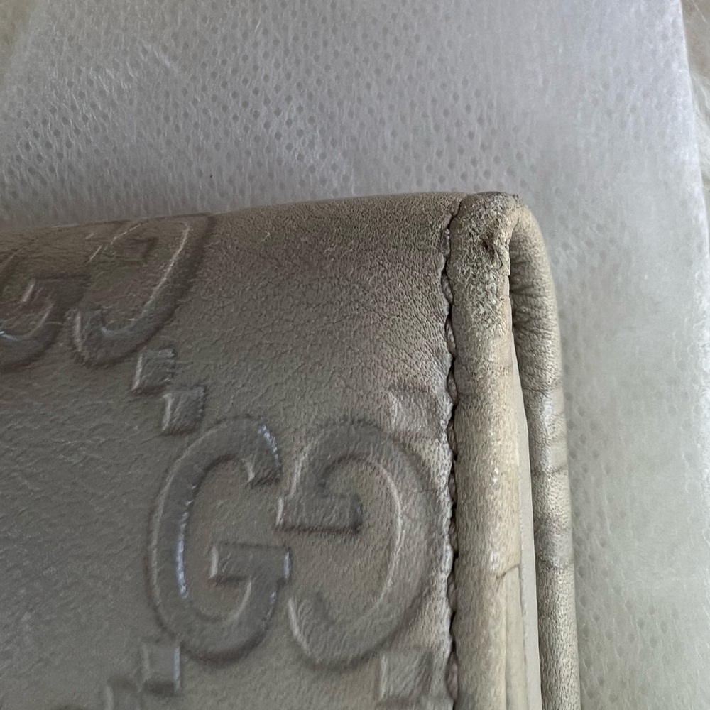 Gucci Light Gray GG Monogram Continental Wallet with Gold Heart Clasp - Picture 11 of 14